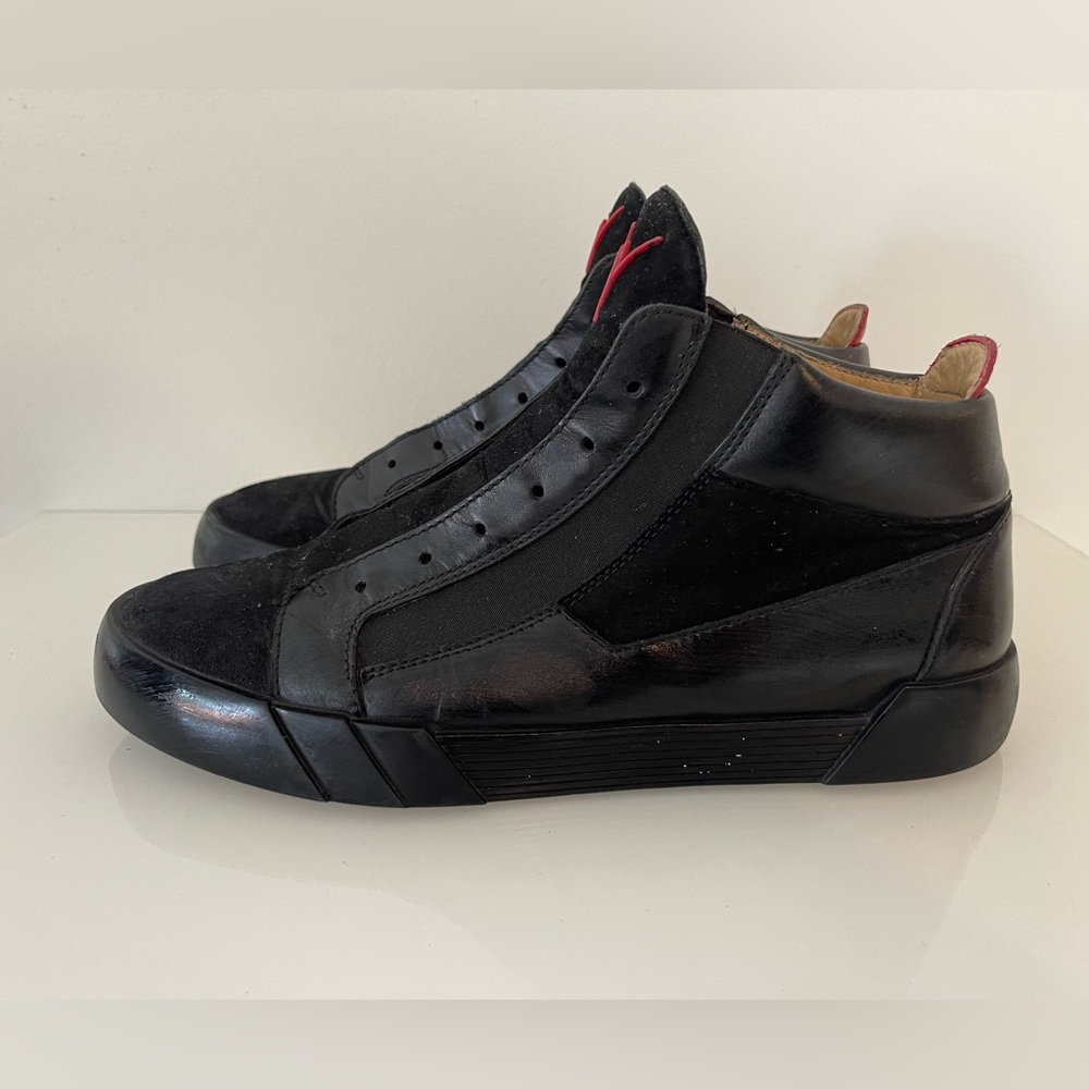 Black Giuseppe Zanotti HighTop Sneaker. Leather and suede. Size 11 US Men.